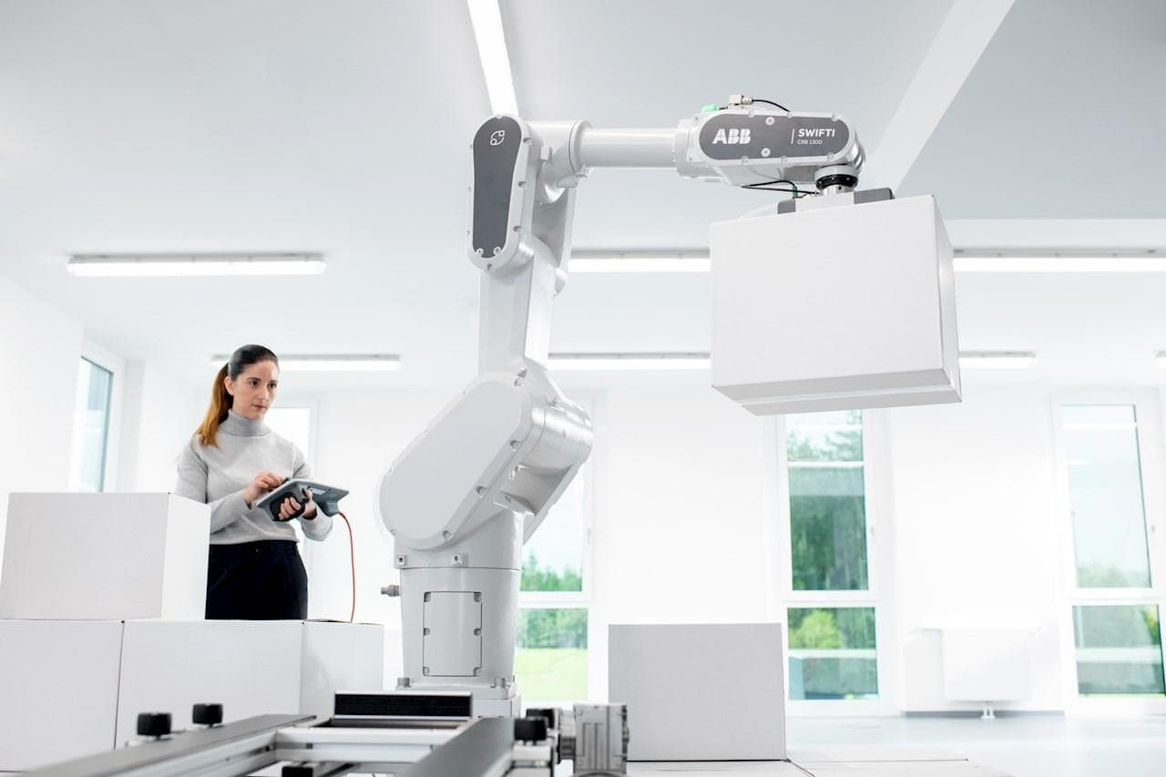 Simplify your operations with easy-to-use ABB cobot software